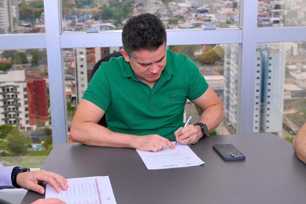Prefeito David Almeida assina edital para construção da ‘Cidade do Autista’ e avança na política de inclusão em Manaus