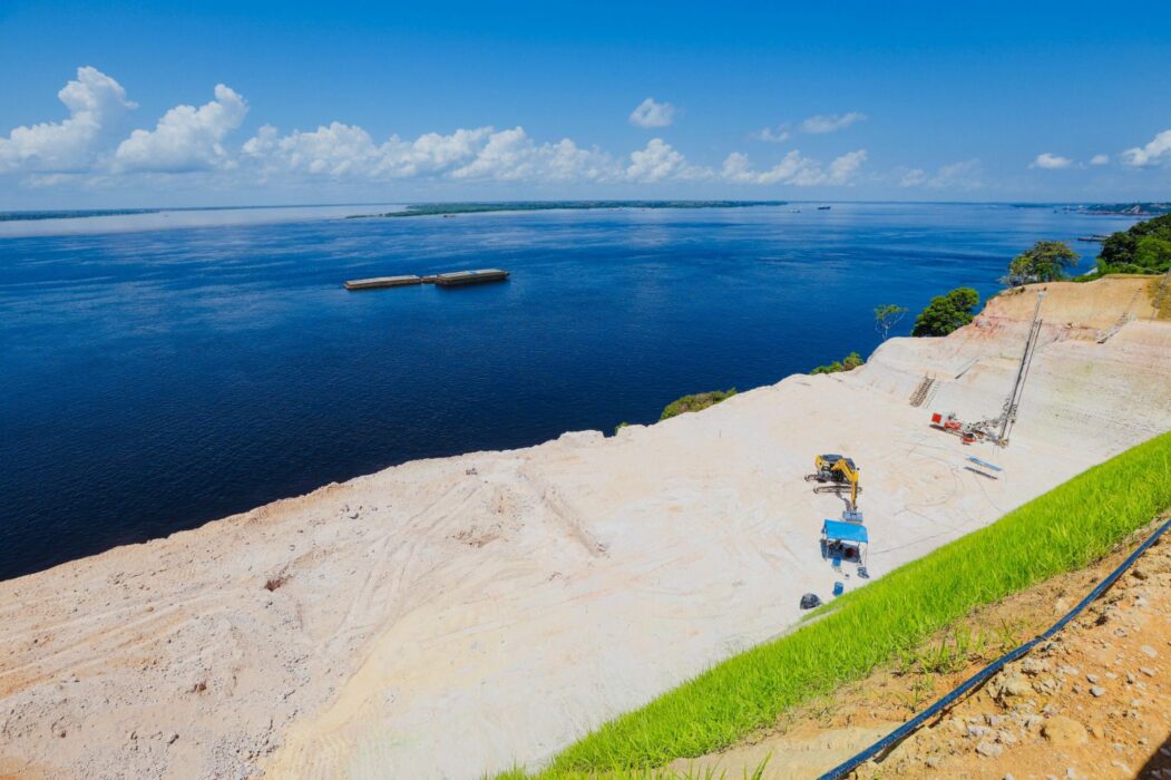 Prefeito David Almeida acompanha avanços das obras do Parque Encontro das Águas