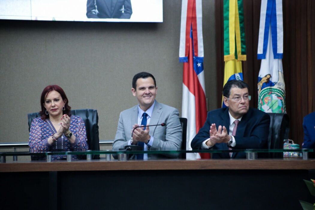 Vice-prefeito Renato Junior prestigia Sessão Especial da Aleam em reconhecimento ao ministro Mauro Campbell do STJ