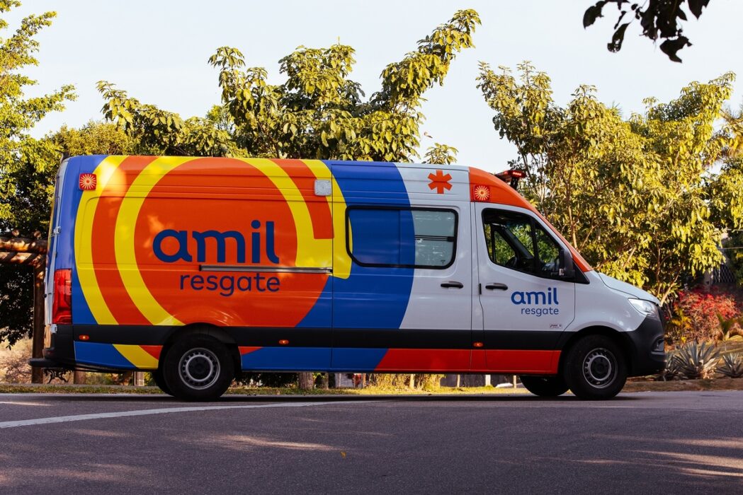 Amil apresenta a nova identidade visual de suas ambulâncias