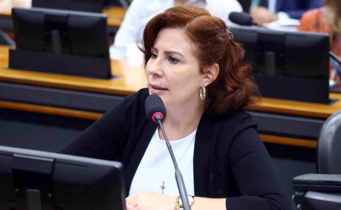 Moraes determina a perda imediata de mandato de Carla Zambelli