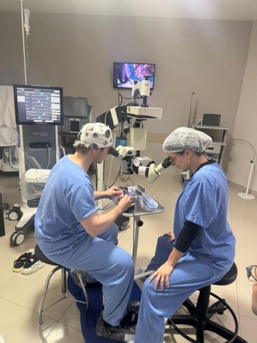 Hospitais recebem simuladores de cirurgias de catarata