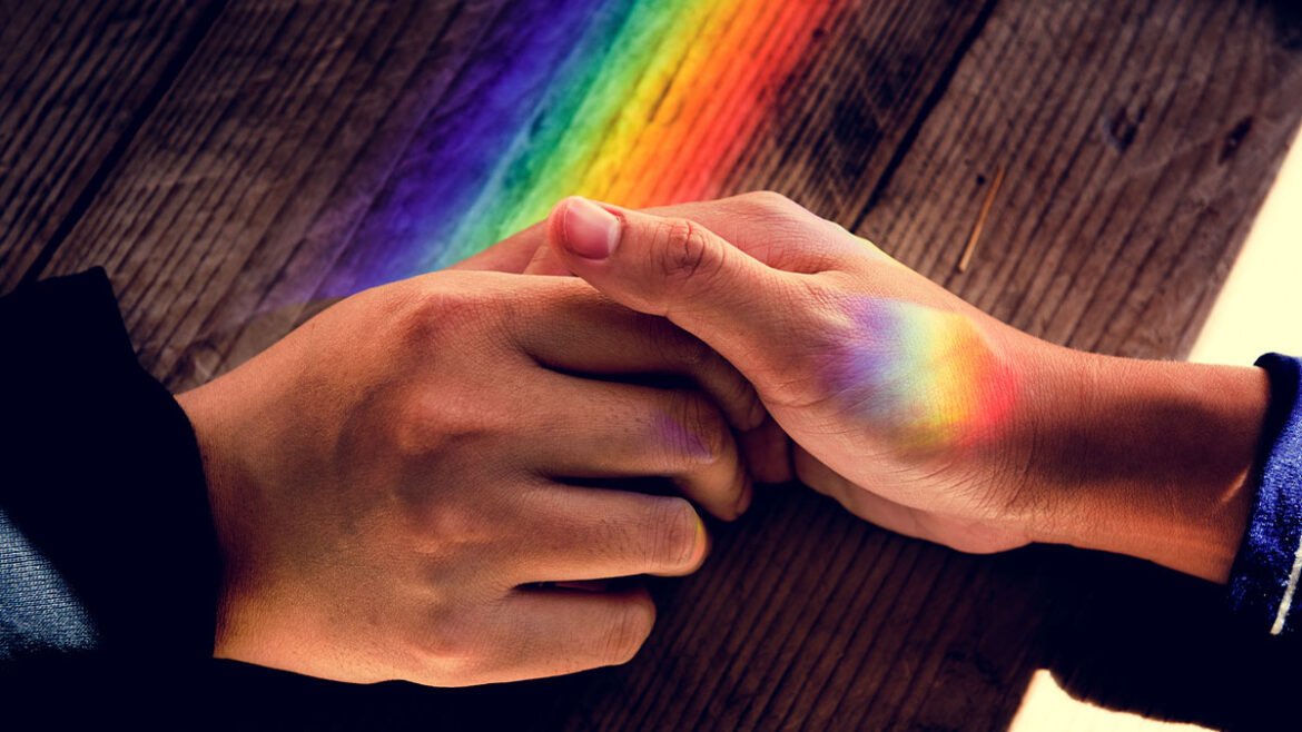 Saúde mental LGBTQIA+: Fiocruz aponta cenário de risco
