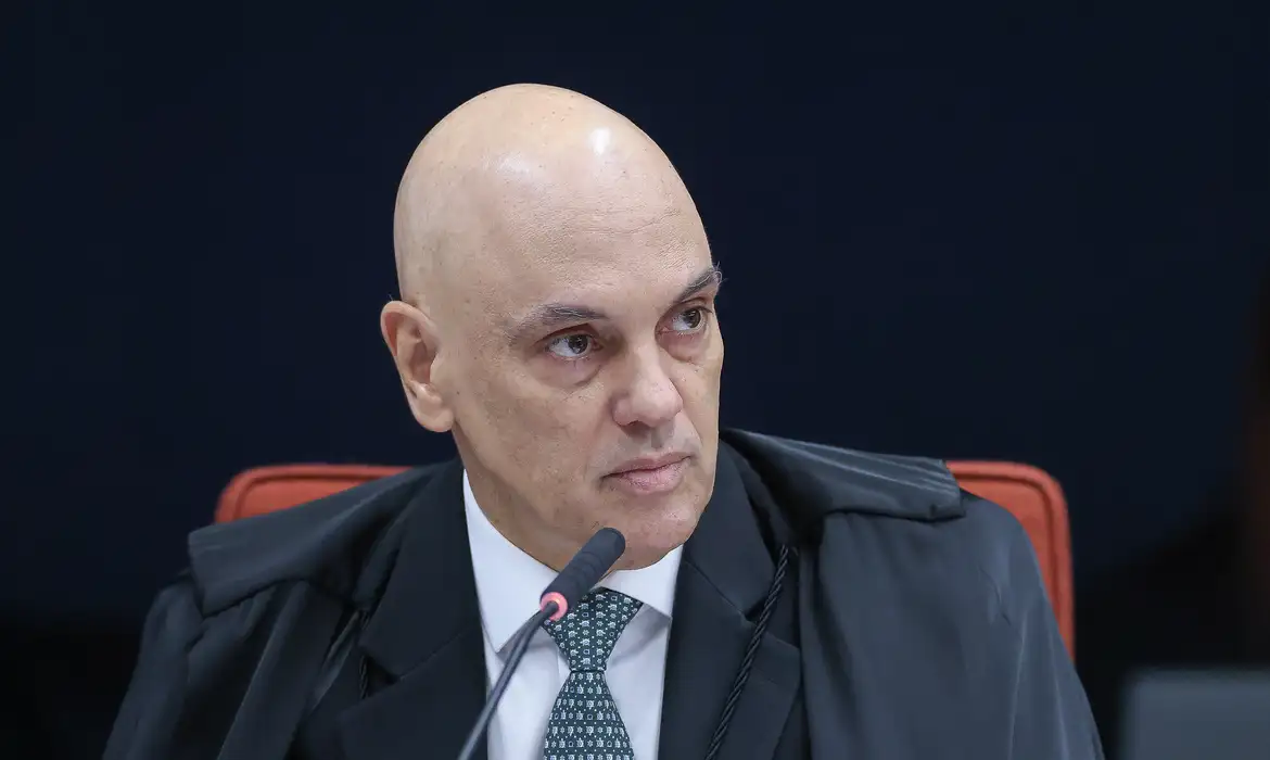 Moraes nega prisão domiciliar e mantém Bolsonaro preso na PF