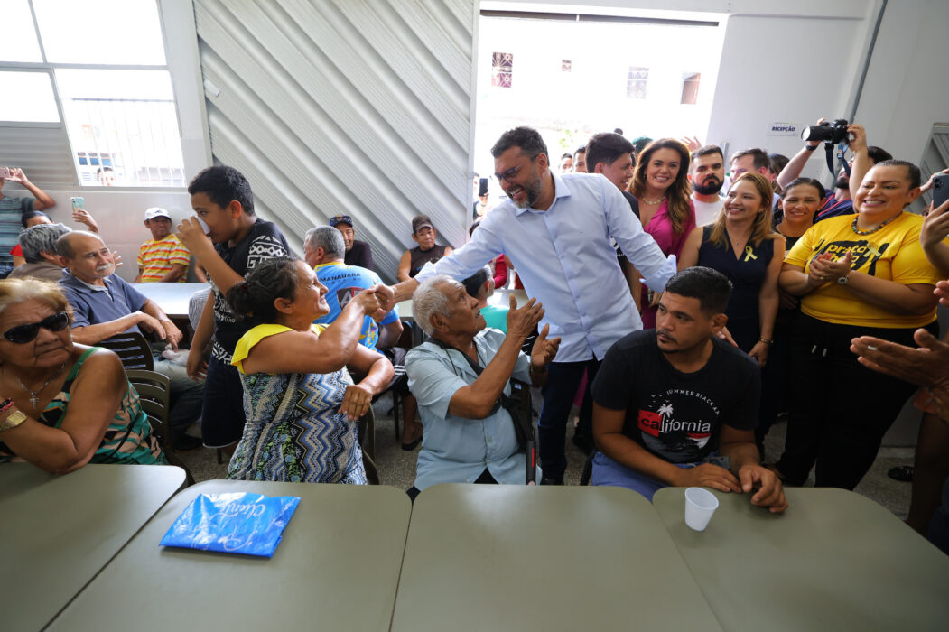 Governador Wilson Lima reinaugura restaurante Prato Cheio do bairro Novo Israel