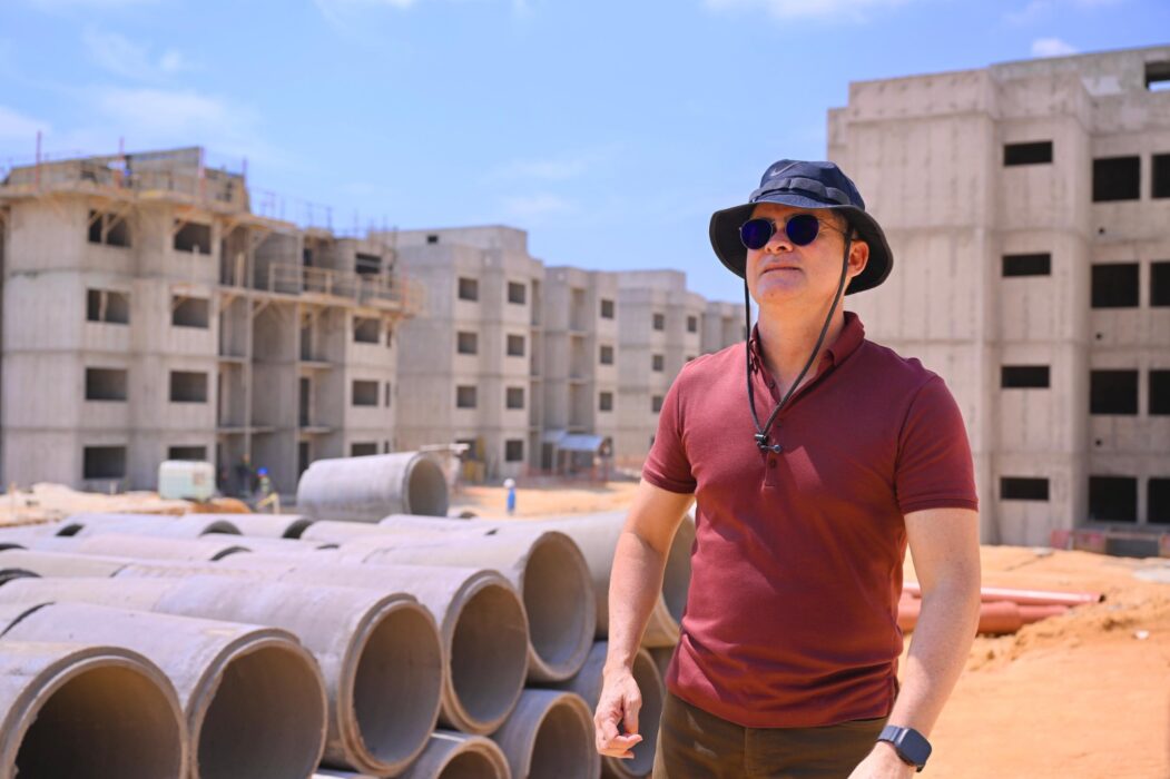 Prefeito David Almeida vistoria três conjuntos habitacionais do ‘Minha Casa, Minha Vida’ na zona Oeste