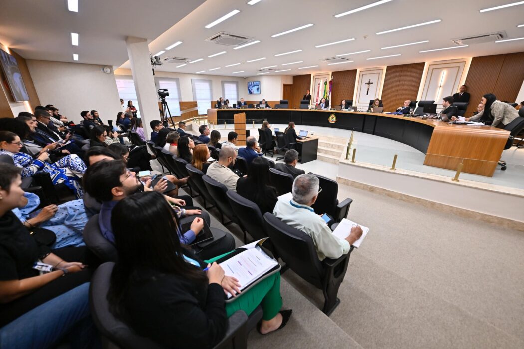 Prefeita de Nova Olinda do Norte é multada pelo TCE-AM em R$ 14 mil por irregularidades em pregão presencial