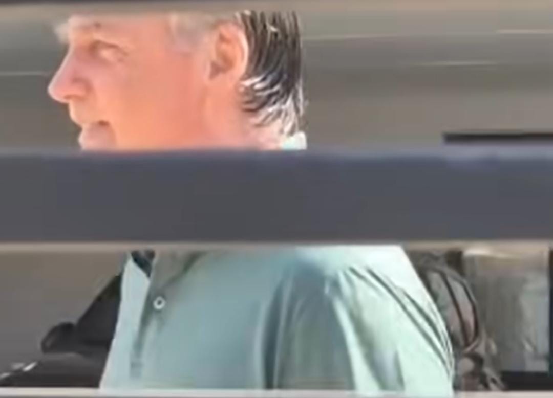 Bolsonaro é condenado a 27 anos e três meses de prisão