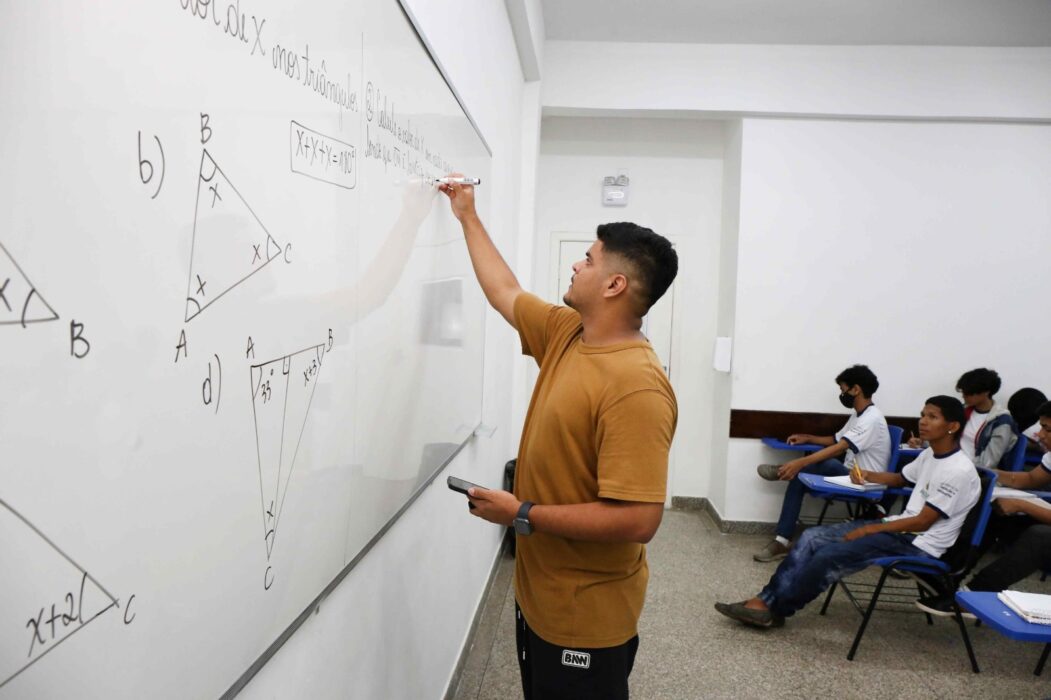 Secretaria de Educação convoca 91 candidatos aprovados no PSS para Manaus