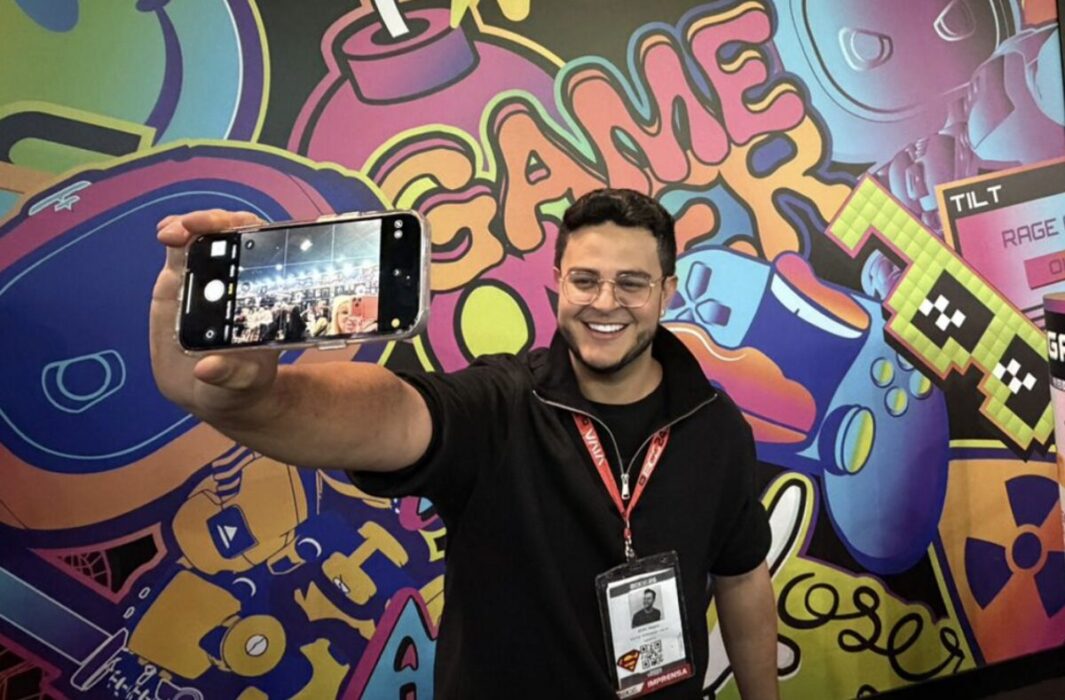 Eldo Gomes marca presença na Brasil Game Show em São Paulo