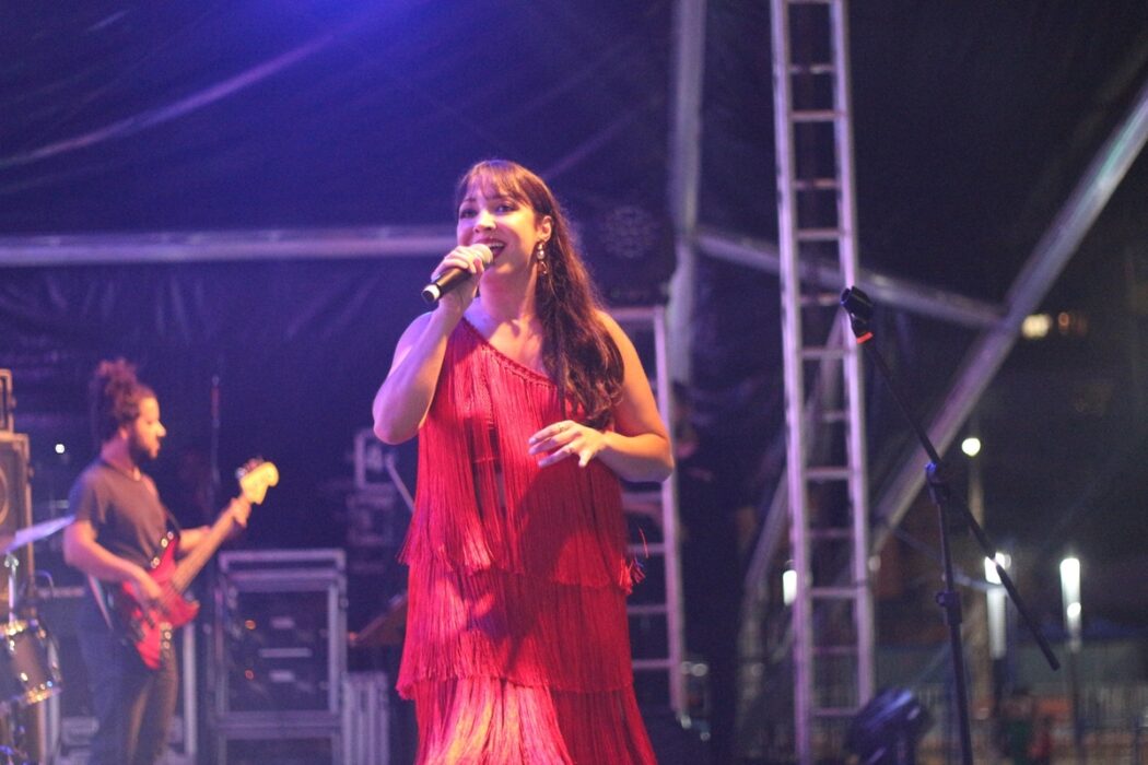 LISLIE lança disco “Fogo & Aguaceiro” no Cine Theatro Brasil de Câmara