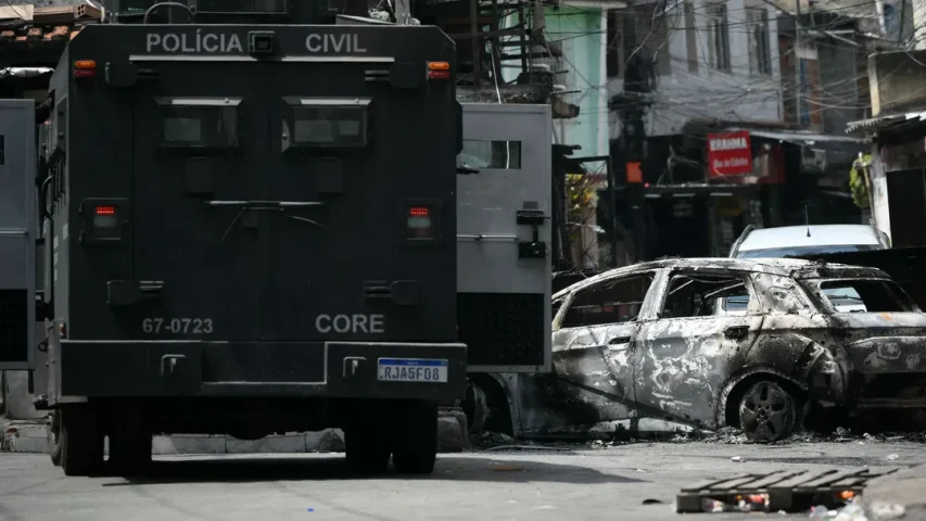 Operação no Rio contra facções criminosas registra 64 mortes