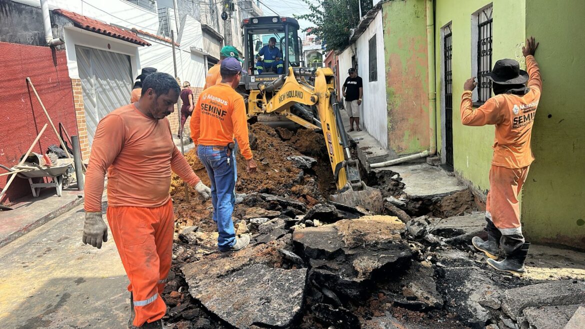 Prefeitura de Manaus realiza manutenção de rede de drenagem profunda no bairro Compensa 2
