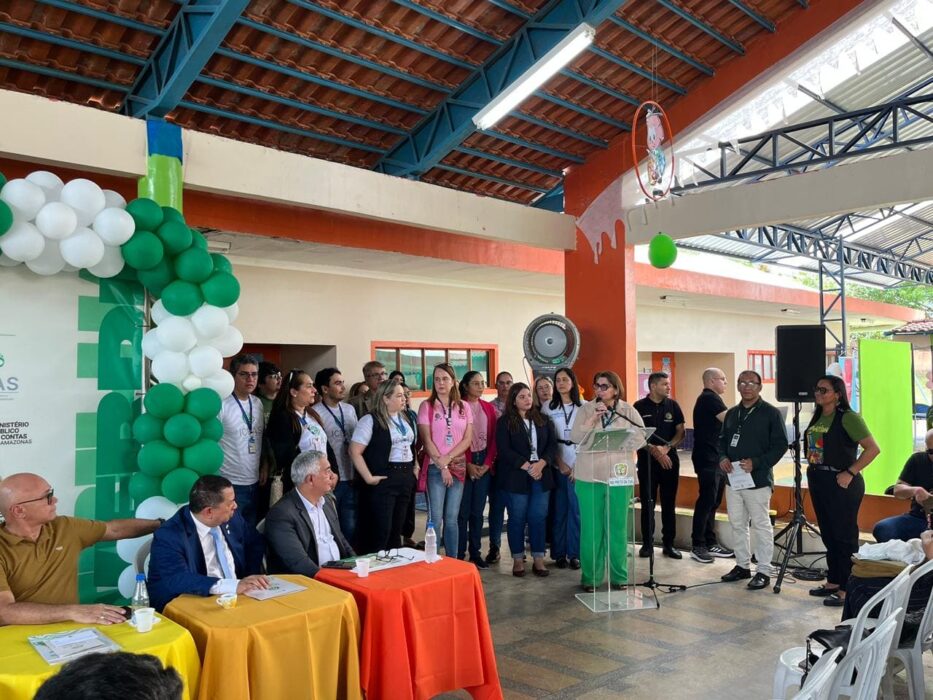 TCE-AM e ICEAS levam ações sustentáveis a Rio Preto da Eva com o projeto Trilha Verde