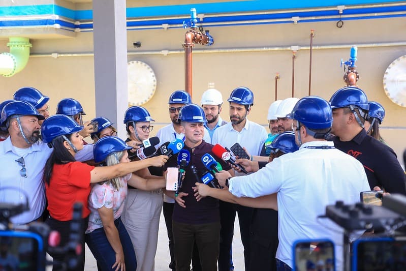 Prefeito David Almeida acompanha preparativos finais para início da operação da ETE Raiz, uma das maiores do Norte do país