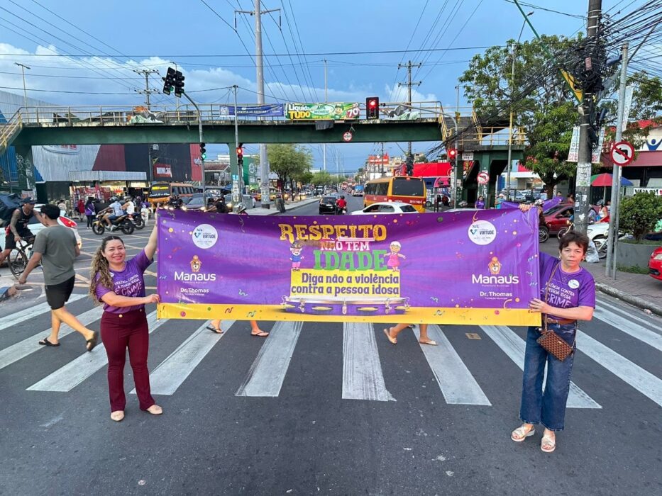Prefeitura realiza blitz educativa de sensibilização na zona Leste e reforça o respeito à pessoa idosa