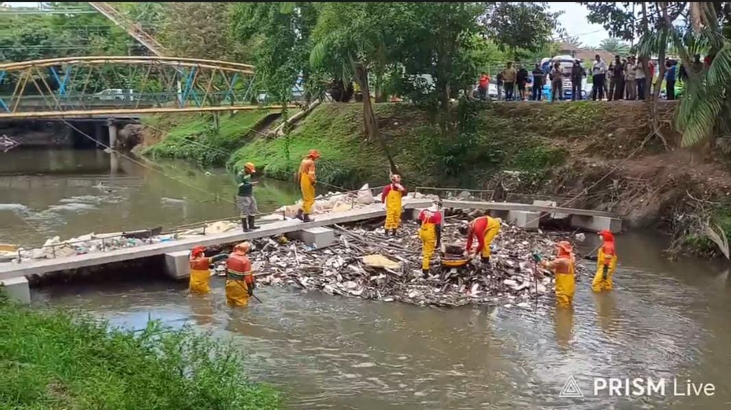 Corpo de um homem é encontrado em igarapé do Mindu em Manaus