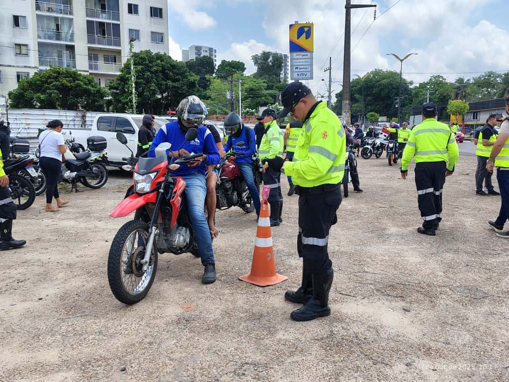 Operação "Cavalo de Aço" tira mais de 29 motocicletas irregulares nas ruas de Manaus 