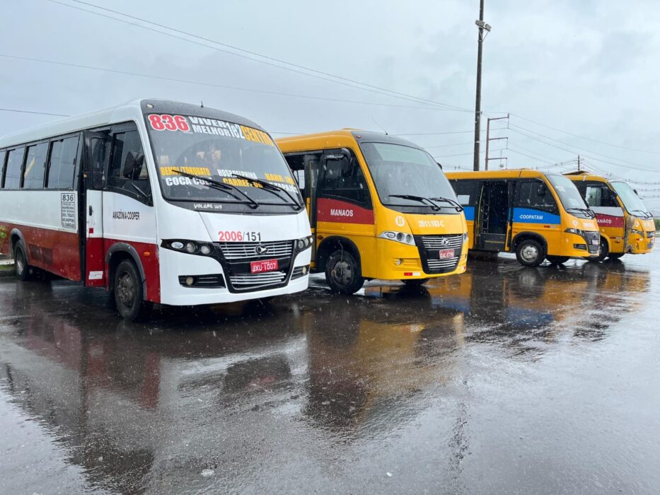 Prefeitura vistoria veículos do transporte complementar e reforça segurança dos passageiros