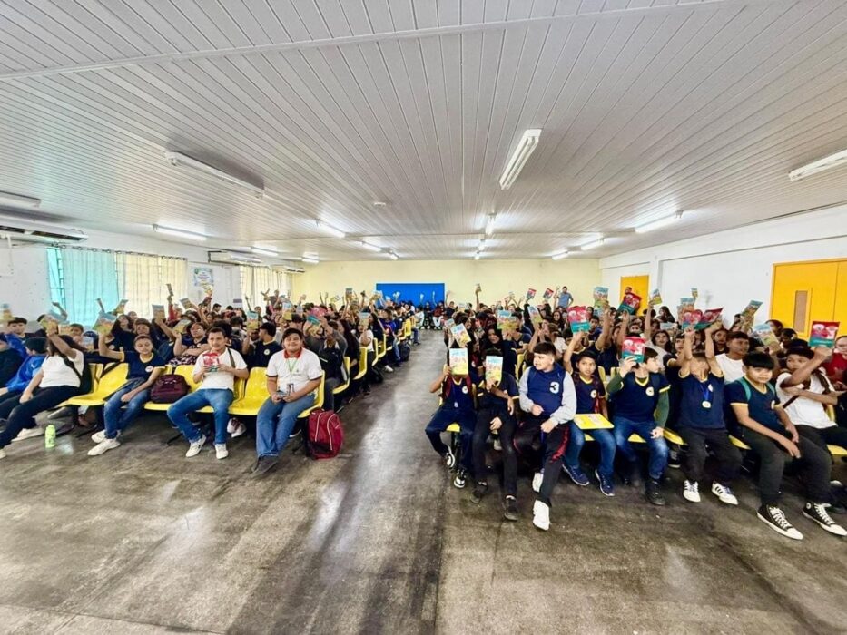 Ação educativa conscientiza estudantes sobre o combate à violência contra a pessoa idosa