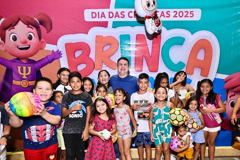Prefeito David Almeida encerra Dia das Crianças com 120 mil pessoas no parque Gigantes da Floresta