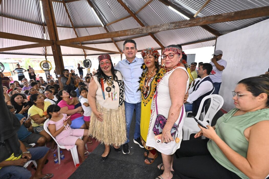 Prefeito David Almeida garante regularização fundiária para mais de 2 mil famílias na comunidade Nova Vida