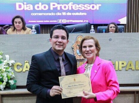 Yomara Lins homenageia professores durante Sessão Solene na CMM
