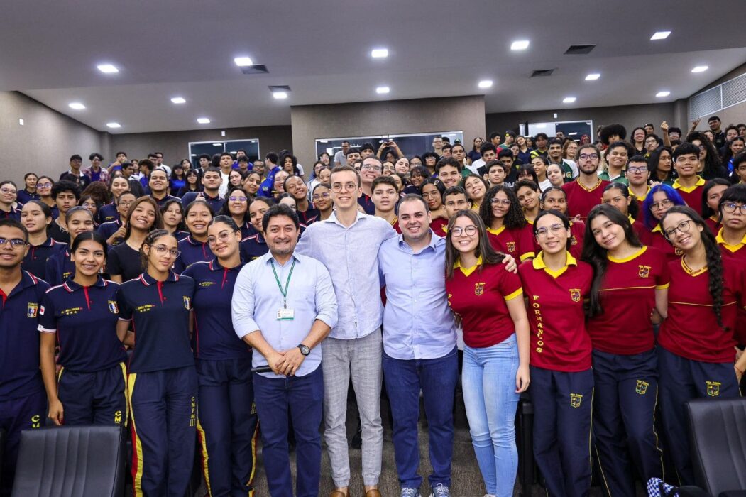 Presidente Roberto Cidade celebra participação de estudantes da rede estadual no programa Aleam Educa