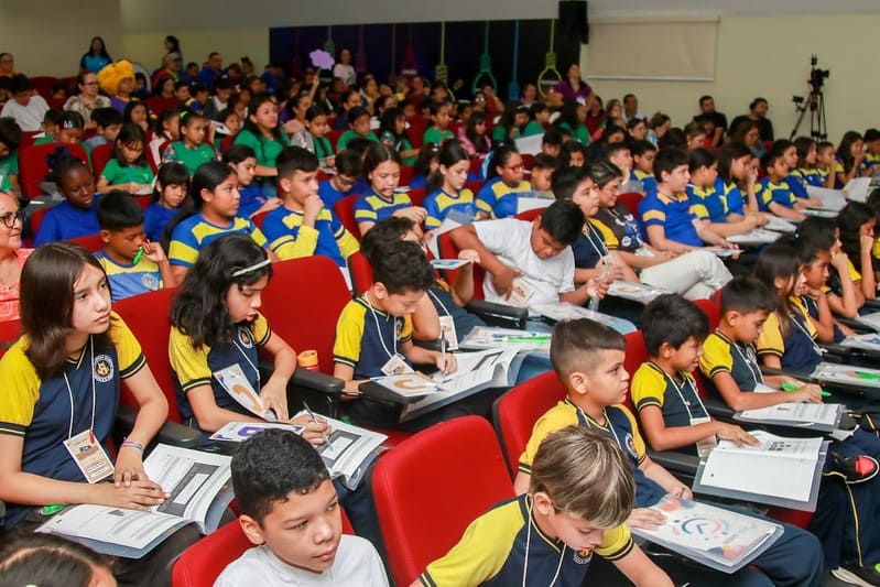 Prefeitura de Manaus inicia aplicação do Saeb 2025 com participação de mais de 34 mil estudantes da rede municipal