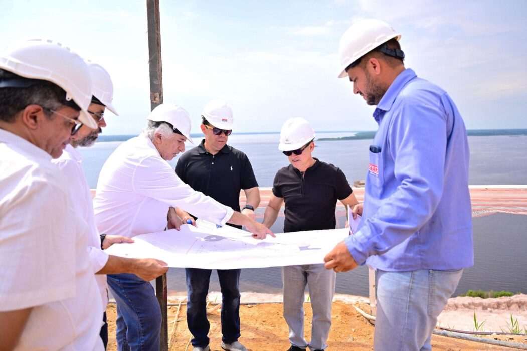 Prefeito David Almeida fiscaliza avanço das obras do parque Encontro das Águas Rosa Almeida