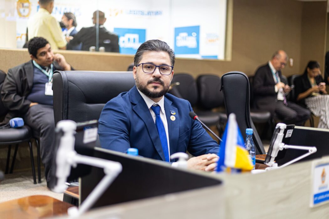 Amauri Gomes toma posse e reforça bancada do União Brasil na Câmara de Manaus