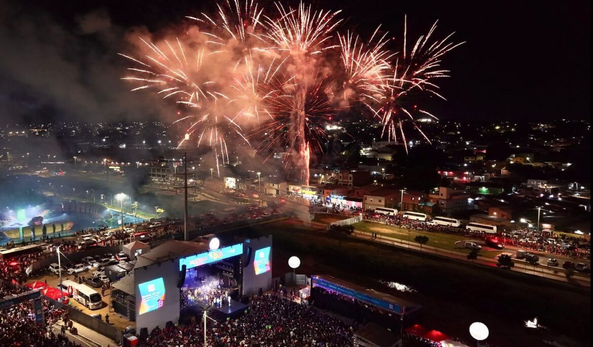 Prefeito David Almeida celebra Manaus e o povo em noite histórica de abertura dos 356 anos da capital