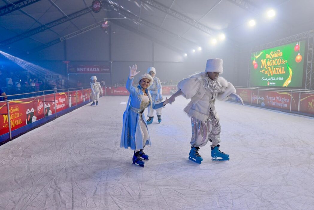 Prefeito David Almeida inaugura decoração natalina e pista de patinação no gelo no complexo turístico Ponta Negra