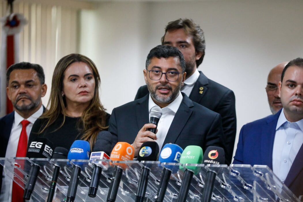 Reajustes, progressões, novas leis de carreira e antecipação do 13º salário beneficiam mais de 60 mil servidores em todo o estado