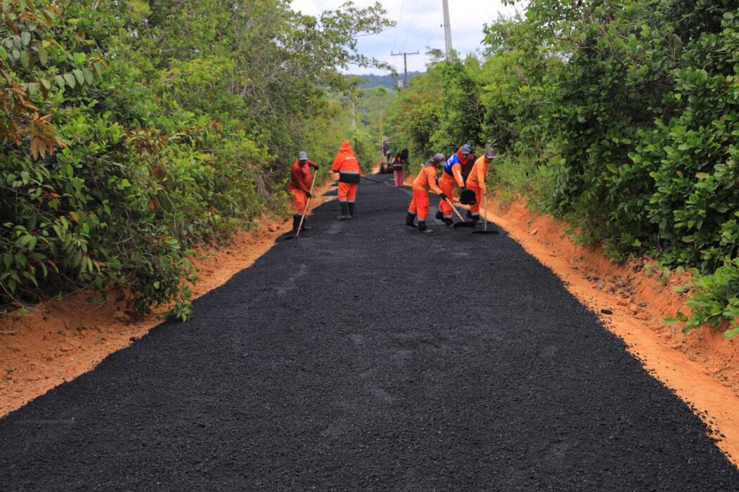 Prefeitura de Manaus leva asfalto e desenvolvimento ao ramal Bandeirantes