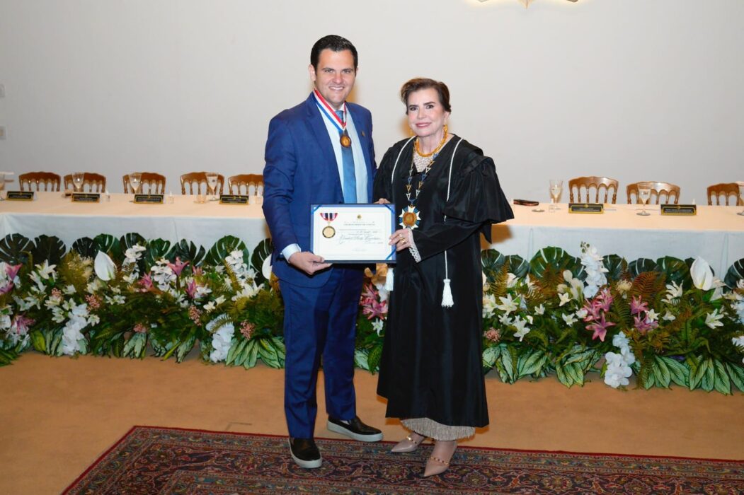 Vice-prefeito Renato Junior recebe Colar do Mérito do TCE-AM pela contribuição no fortalecimento da boa governança e da responsabilidade fiscal no Estado