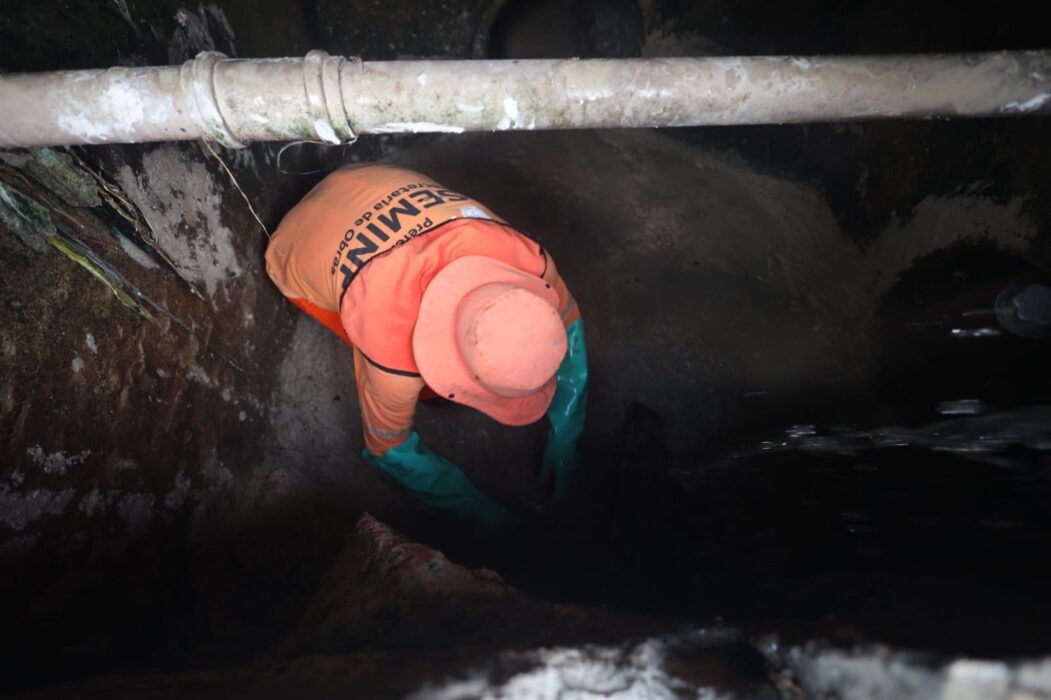 Prefeitura recupera rede de drenagem profunda no bairro São José Operário