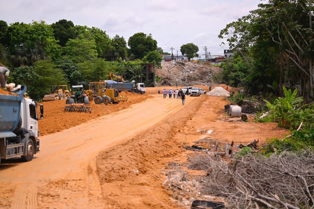 Prefeito David Almeida fiscaliza obras e reforça ações sociais que transformam a infraestrutura, a mobilidade e a habitação nas zonas Norte e Leste de Manaus