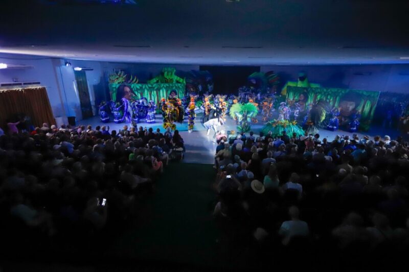 Boi Caprichoso abre temporada de shows para turistas internacionais