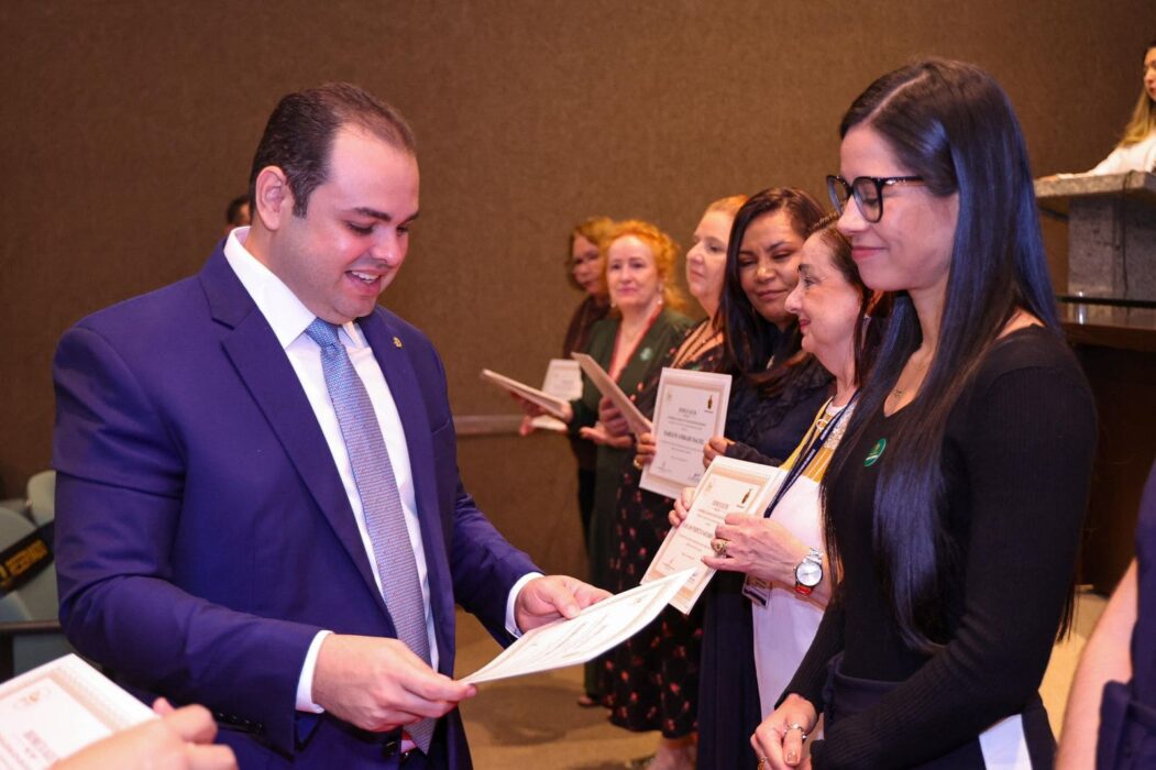 Presidente Roberto Cidade comemora 20 anos da Escola do Legislativo Senador José Lindoso e reforça compromisso institucional da Aleam com a capacitação cidadã