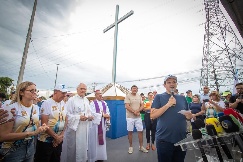 Vice-prefeito Renato Junior entrega área comunitária restaurada e inaugura Cruz Gloriosa no Colônia Antônio Aleixo
