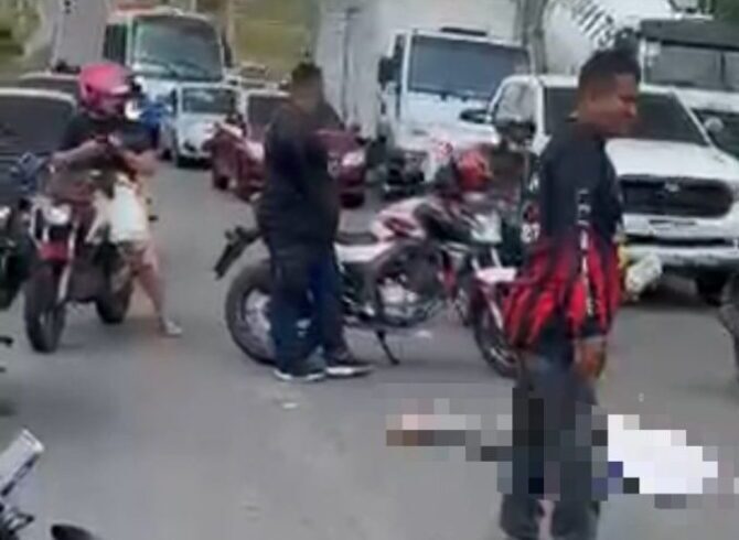 Mulher morre após ser atropelada por carreta na Avenida das Flores, em Manaus