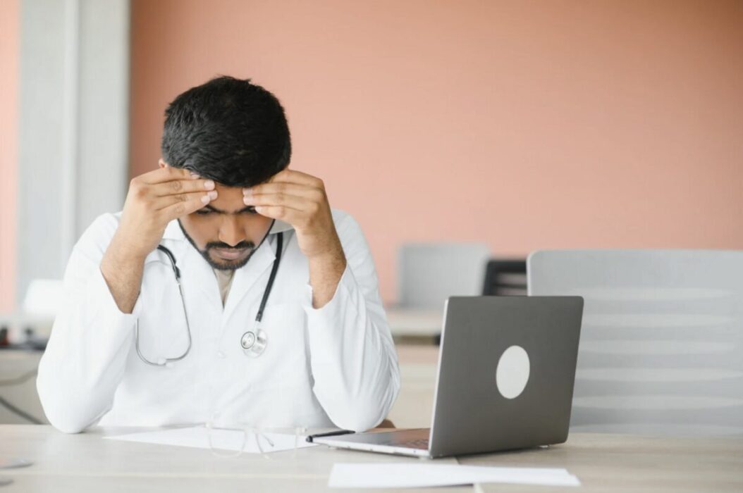 Judicialização médica cresce e eleva busca por seguros