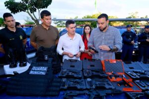Prefeito David Almeida entrega novos armamentos e coloca Manaus na liderança nacional em segurança municipal