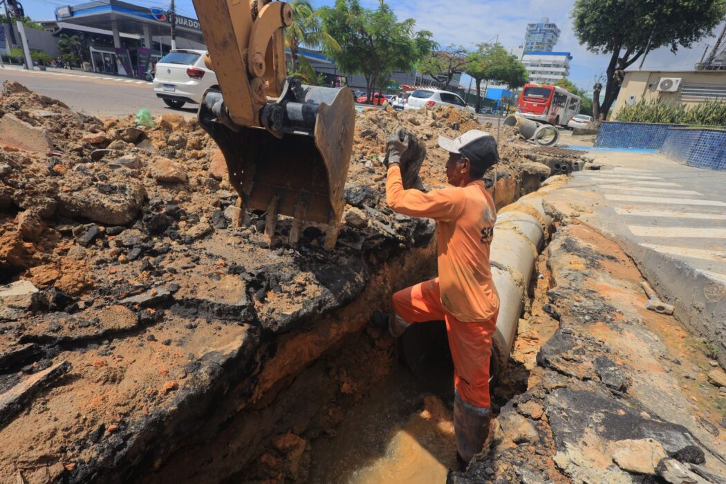 Prefeitura moderniza drenagem profunda no bairro Adrianópolis e reforça ações contra alagamentos