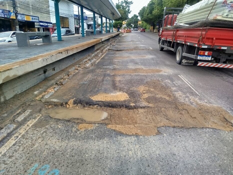 Plataforma do transporte coletivo ao lado da mini vila olímpica no Coroado será interditada para reparos