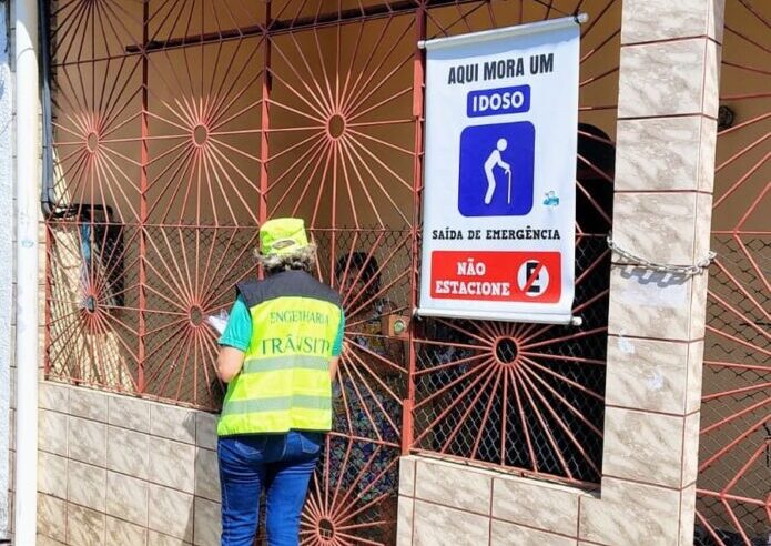 Prefeitura ouve moradores sobre mudança de circulação em rua da zona Sul de Manaus