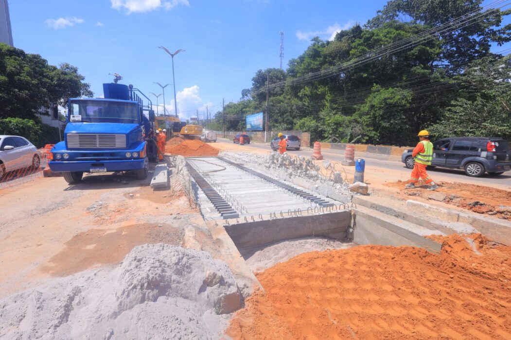 Prefeitura de Manaus trabalha com três frentes de obras em ponte da avenida do Turismo