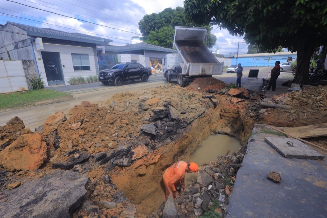 Prefeitura recupera rede de drenagem profunda e substitui tubulação antiga por manilhas modernas no conjunto Belvedere