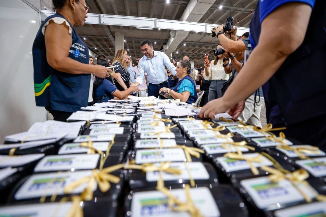 Governador Wilson Lima entrega 2 mil óculos e reforça atendimento oftalmológico no Amazonas